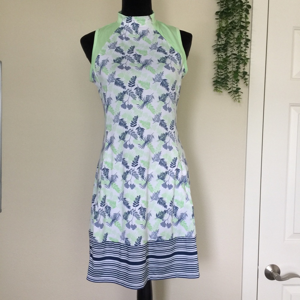 Tee Time Golf Active Wear Leaf Print Dress Medium